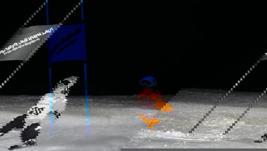  Keiner zu klein, um ein Nacht-Skirennfahrer zu sein. 