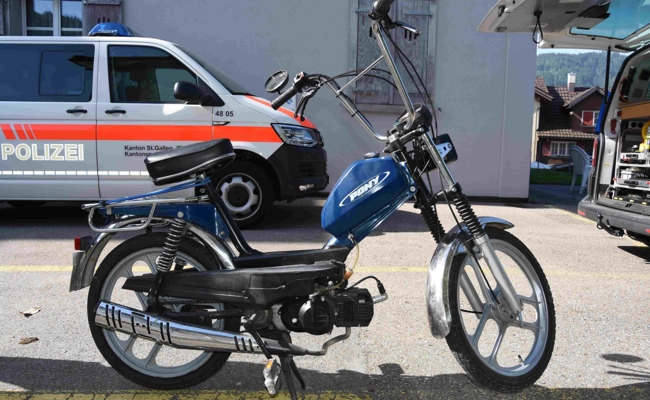 Das ewige Duell: Töfflifahrer fährt der Polizei davon