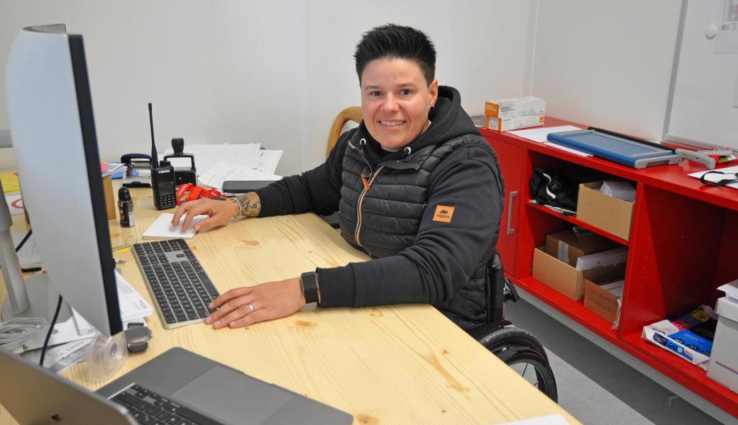 Hier laufen die Fäden der Wiga zusammen: Sarah Hundert verbringt derzeit viele Stunden an ihrem Arbeitsplatz im Bürocontainer.