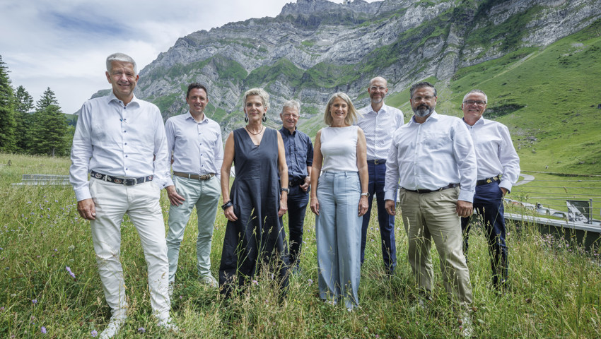 Der Verwaltungsrat in seiner neuen Zusammensetzung, von links: Michael Auer, Pascal Jenny, Daniela Merz, Roland Stump, Caroline Derungs (neu), Gavin Schmid, Marcel Walker (neu), Martin Dörig.