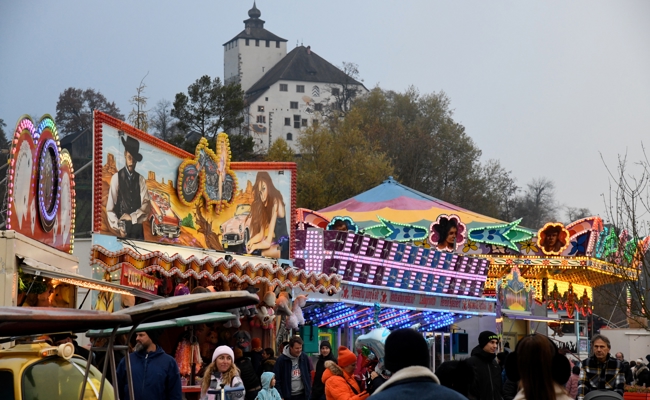 Buchser Jahrmarkt: Buntes Treiben auf dem Marktplatz