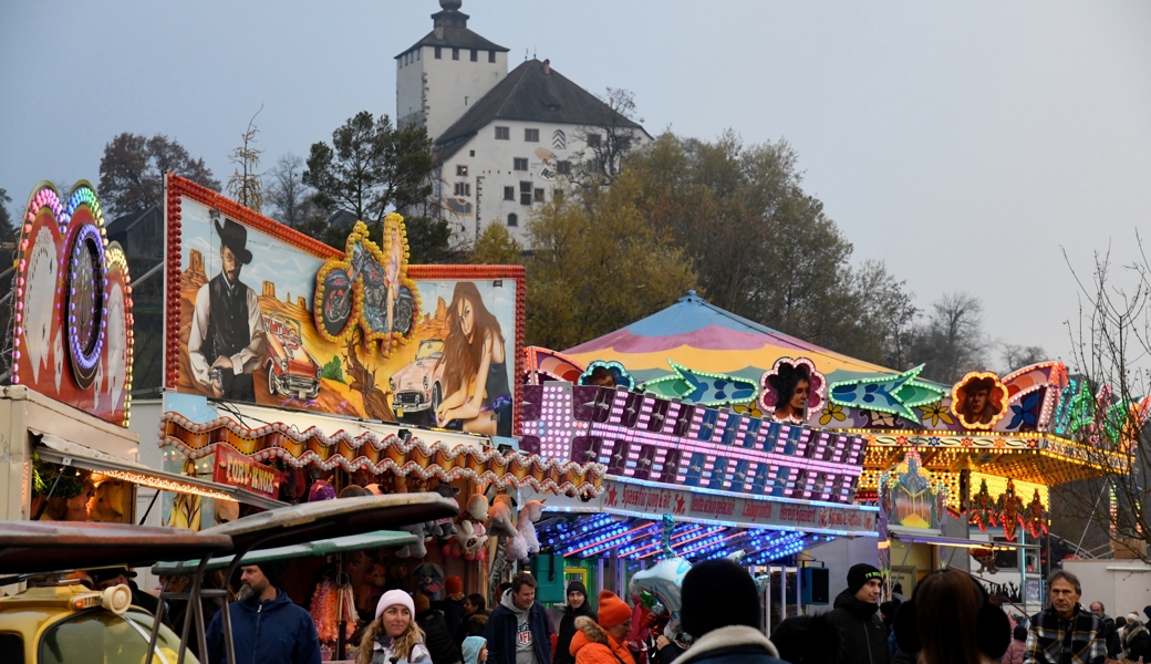 Buchser Jahrmarkt: Buntes Treiben auf dem Marktplatz