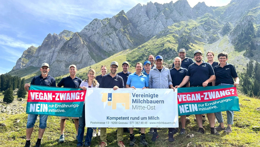 Der Vorstand der Genossenschaft Vereinigte Milchbauern Mitte-Ost machte auf der Schwägalp gegen die Ernähungsinitiative mobil. 