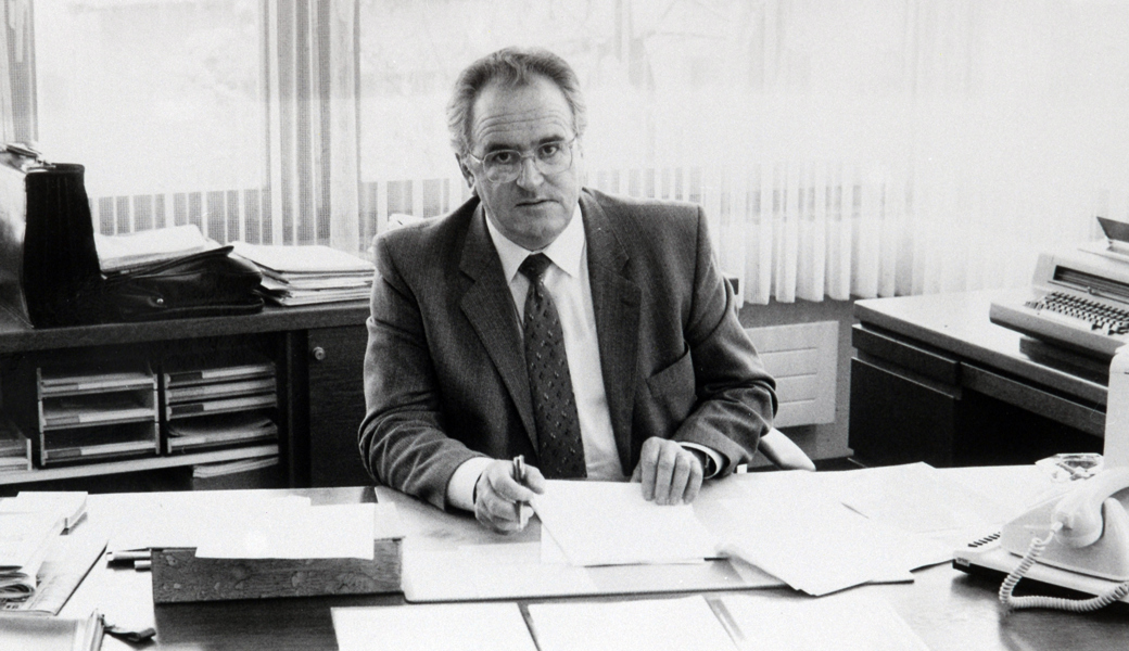 Die Region lag im am Herzen: Hans Rohrer in seinem Büro im Buchser Rathaus im Jahr 1986.