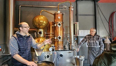 Strukturwandel: Weil die Milch alleine nicht rentierte, gibt es jetzt auch Hochprozentiges vom Bauernhof