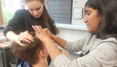 Schminken will geübt sein.