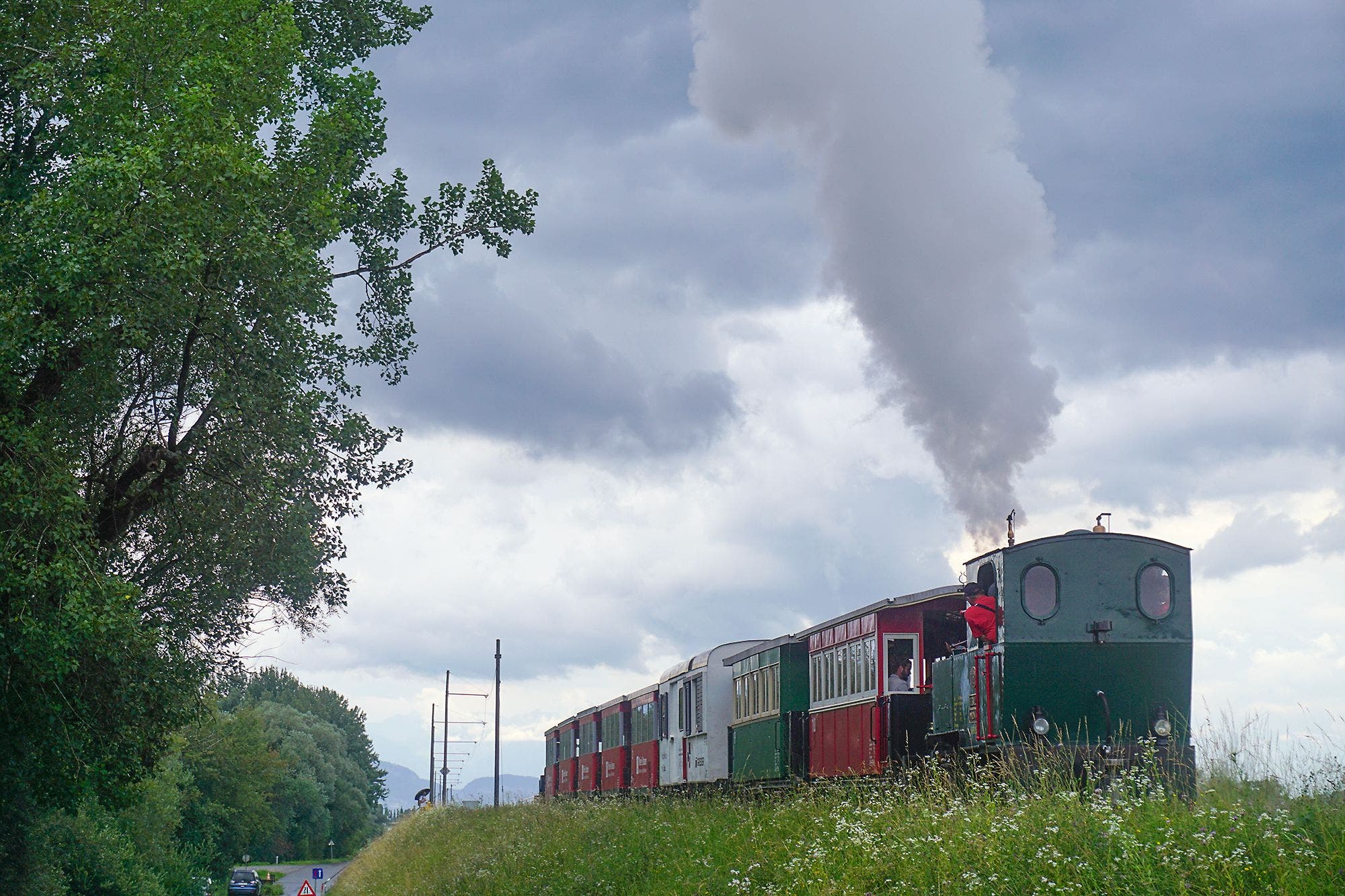 Historisches Rheinbähnli in Gefahr: Unterwegs mit der kleinsten Dampflok der Region