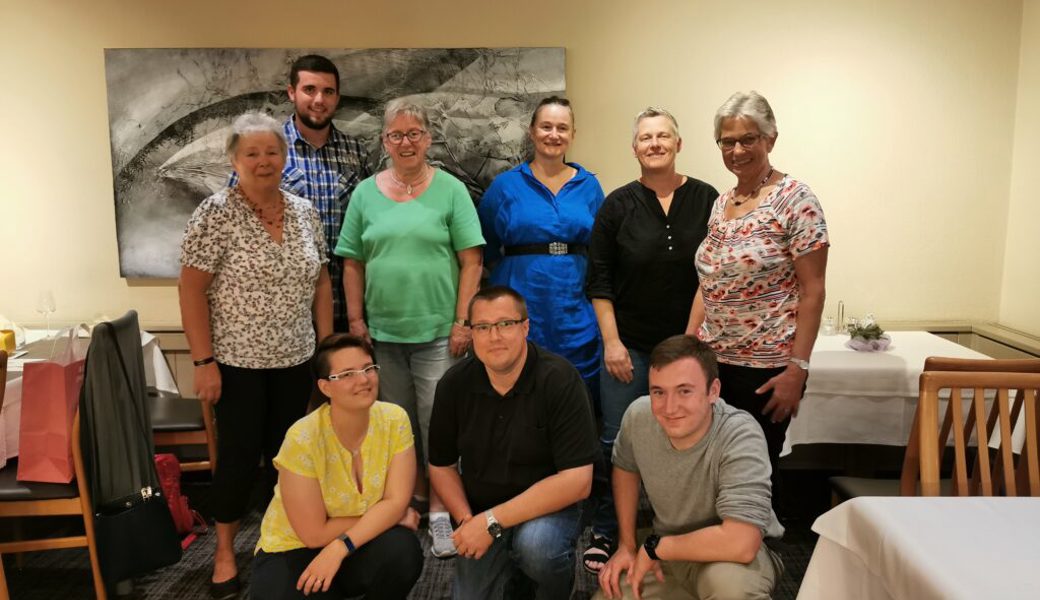  Der neue Vorstand (von links, hinten): Dorothea Thurner, Benjamin Bonderer, Rita Broder, Romy Gaug, Petra Tobler und Luzia Hofer. Vorne: Laura Frühwirth, Thomas Frühwirth und Alexander Vetsch. 