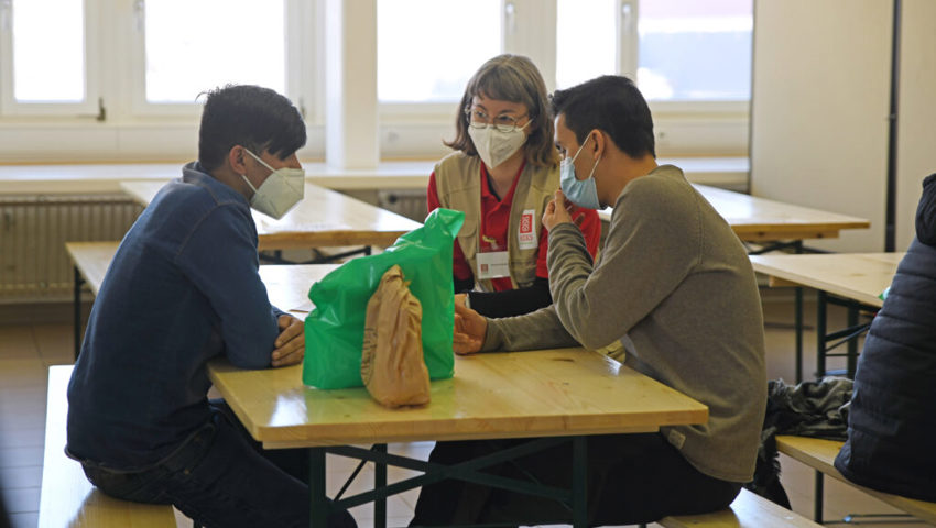  Minderjährige haben Anrecht auf eine Vertrauensperson des Hilfswerks HEKS.