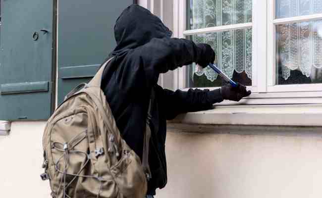 Einbrecher erbeuten Geld und Mobiltelefon aus Buchser Gastrobetrieb