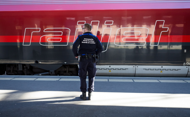 Railjet soll künftig nicht mehr durch Buchs und Sargans fahren