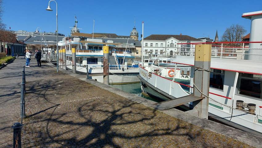 2024 mussten die Schifffahrtsunternehmen auf Bodensee und Rhein bei den Passagierzahlen Einbussen zwischen 5,7 und 16,1 Prozent hinnehmen. Im Bild: Szenerie im Hafen Konstanz.