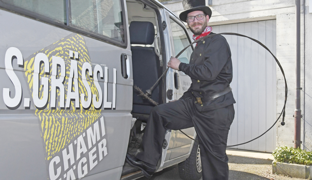 Bevor er Kamine fegte, backte Simon Grässli als Bäcker und Konditor Gipfeli und Cremeschnitten. 