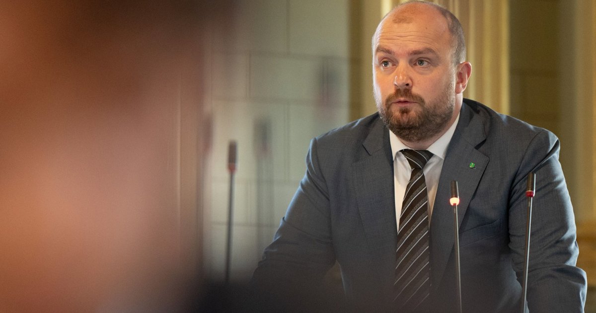 St. Gallen FDP wants tougher asylum policy - | SVP objects