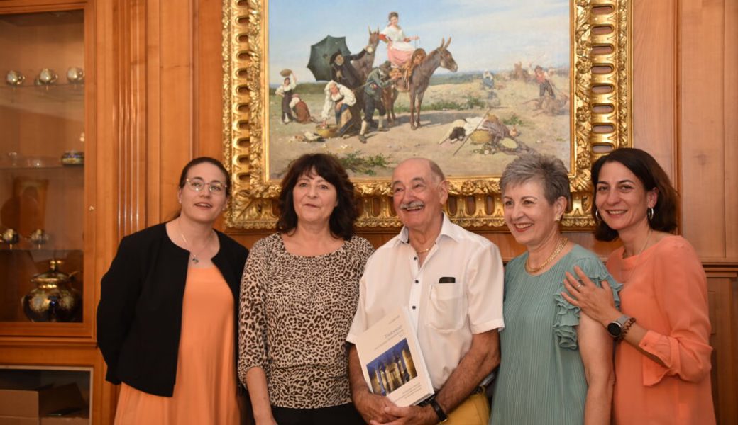  An der Buchpräsentation in Bad Ragaz: Jeannette Lippuner, Autorin, Bad Ragaz; Anna Giacometti, Na­tionalrätin, Stampa; Uli Lippuner, Autor, Maienfeld; Marianne Lippuner, Maienfeld, und Daniela Guardia-Lippuner, Autorin, Lachen (von links). 