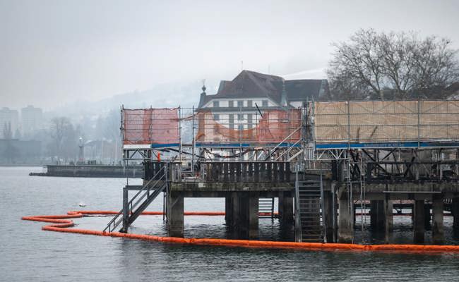 Das beschädigte Fundament wird den Neubau der Badhütte wohl nicht tragen können