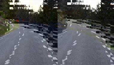 Motorradfahrer in Lantsch/Lenz über Leitplanke geschleudert und schwer verletzt