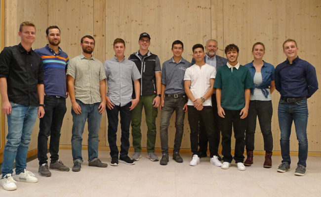 Die besten Absolventinnen und Absolventen der Holzbranche erhalten Auszeichnung