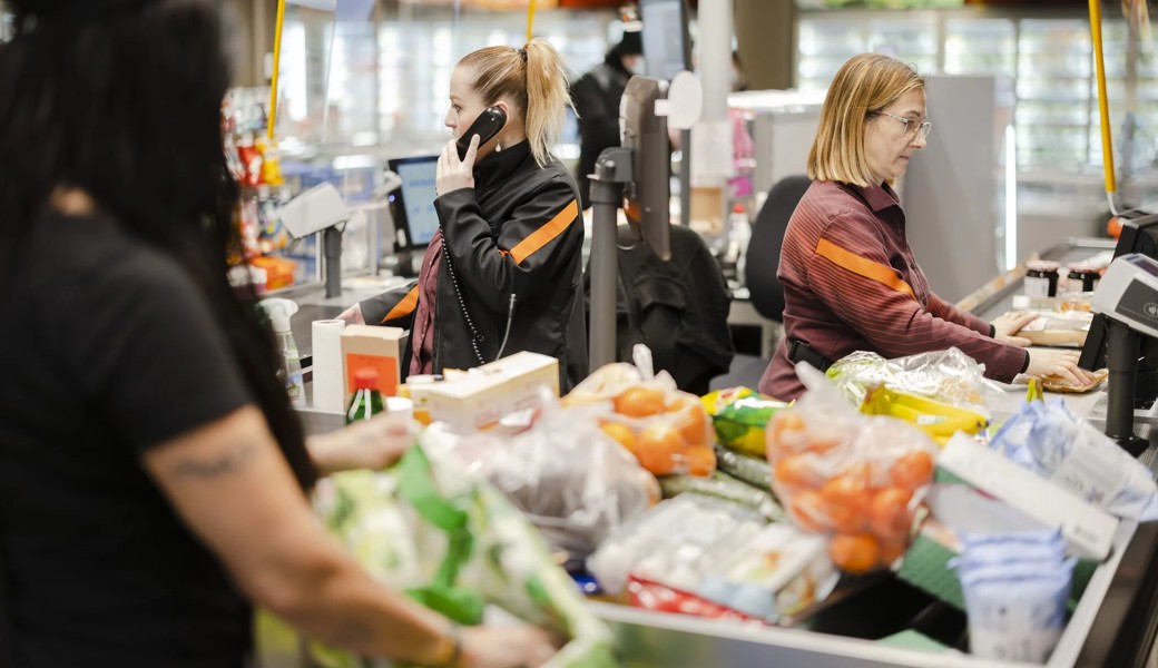 Einkaufen bis 22.30 Uhr: Migros sagt Coop den Kampf an