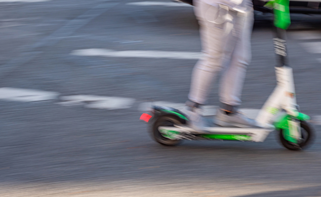 Polizei konnte ihn nicht stoppen: Zehnjähriger verunfallt mit E-Scooter