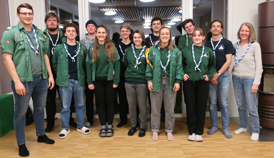 Lauter zufriedene Gesichter: Das Leitungsteam und das Komitee der Pfadi Alvier sind allzeit bereit für neue Abenteuer.