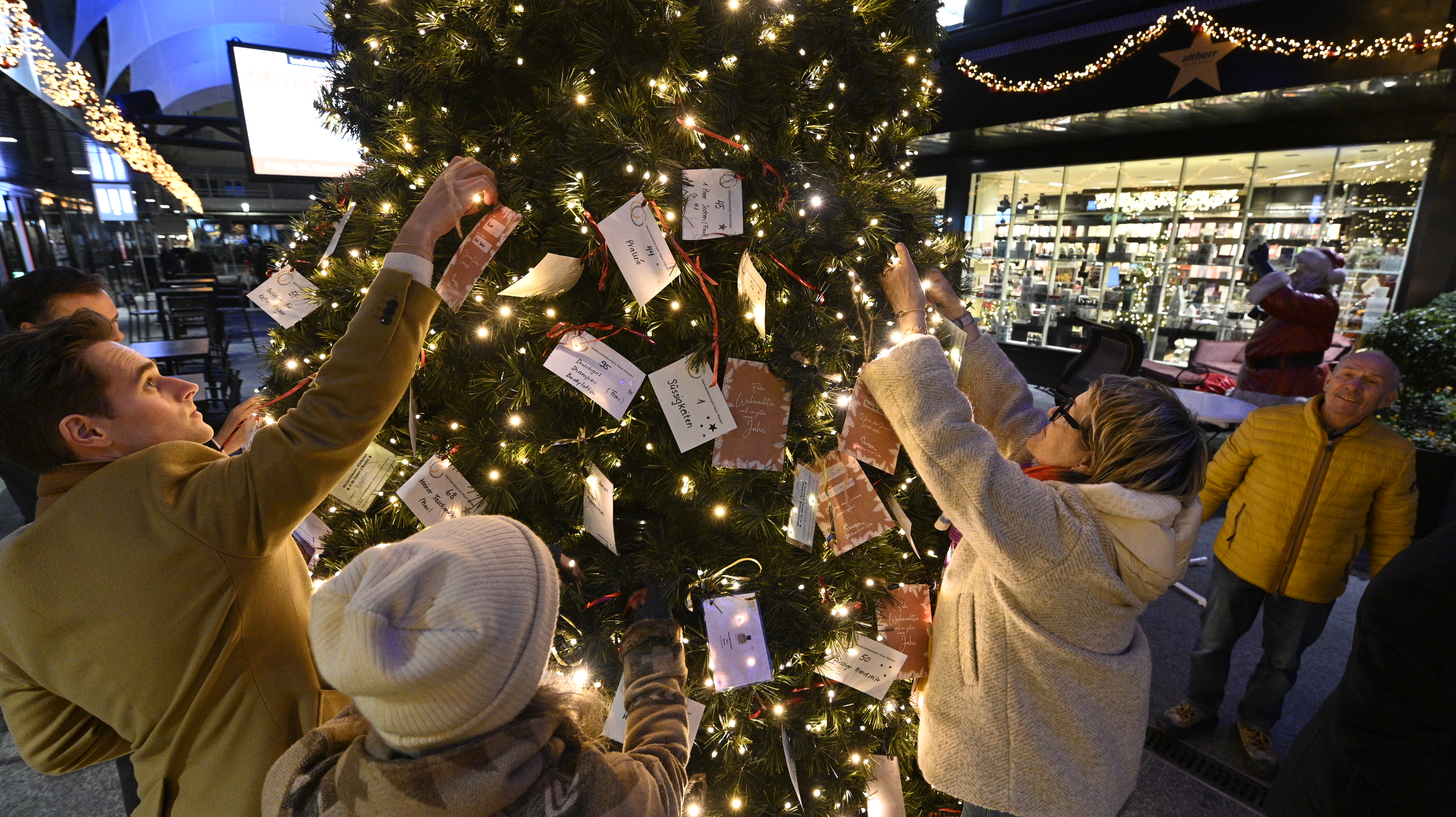 Ein Baum voller Wünsche und ein freudiges Jubiläum