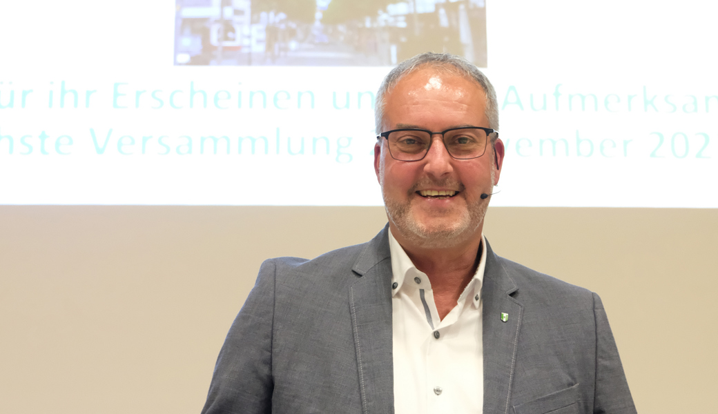 Stadtpräsident Rolf Pfeiffer konnte 324 Buchserinnen und Buchser zur Bürgerversammlung begrüssen.