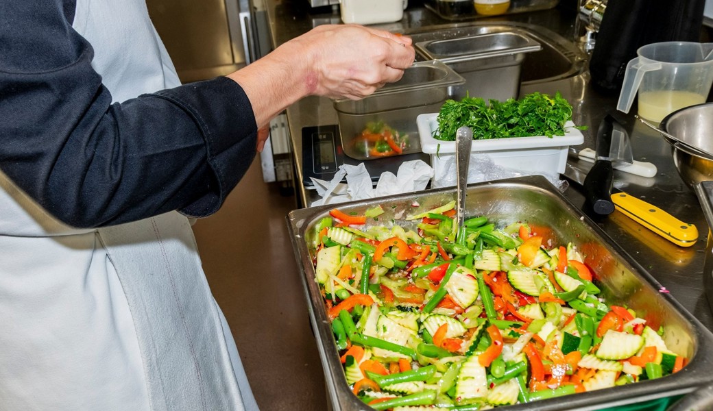 Bei mehreren Kontrollen in einem Toggenburger Restaurant wurden diverse Mängel festgestellt, unter anderem Bakterien und Keime im Mischgemüse.