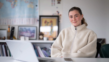 Extremismus und Online-Hass: Digital Streetworkerinnen kämpfen gegen Radikalisierung in den sozialen Medien