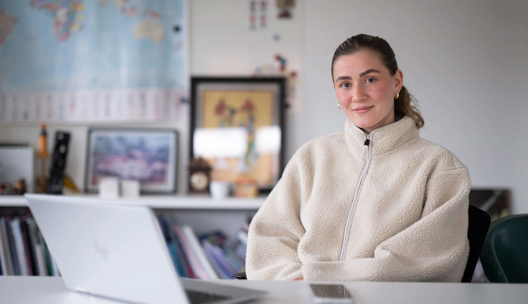 Extremismus und Online-Hass: Digital Streetworkerinnen kämpfen gegen Radikalisierung in den sozialen Medien