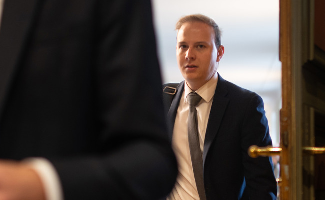 Unterschriften unter dem Radar: Huber fordert mehr Transparenz bei Volksbegehren