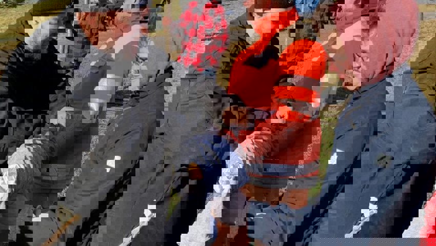  Mit den Fackeln wird der Funken am Sontnag angezündet.