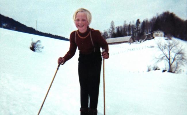 Mit Ski zur Schule: So erlebte Babette Schlegel ihre Schulzeit am Sevelerberg