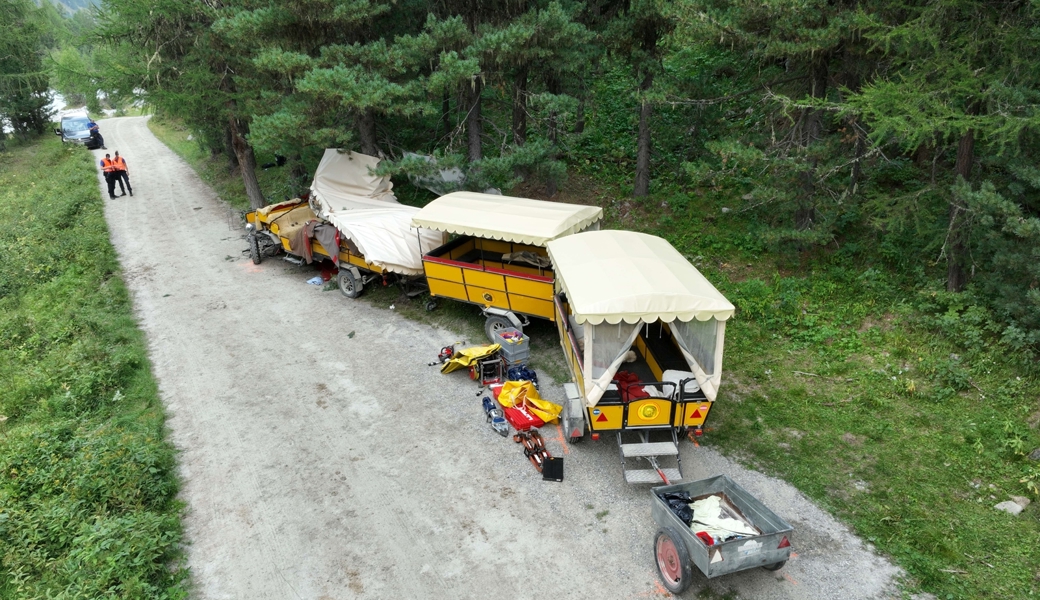Eine Tote  und zwölf Verletzte bei Unfall mit Pferdekutsche im Engadin