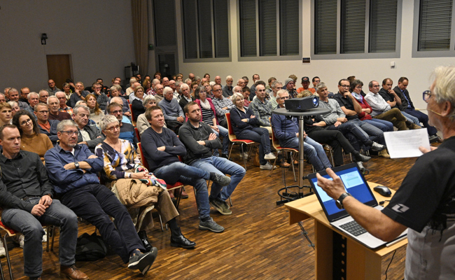 Jetzt mit dem Bau der Turnhallen zügig vorwärtsmachen