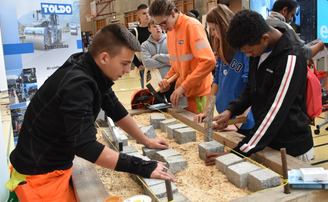 Ob Gärtner oder Schreiner: Jugendliche erhalten wichtigen Einblick in die Berufswelt
