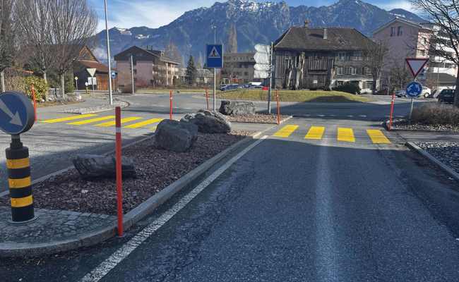 Unfalllenker bringt angefahrene Frau ins Spital