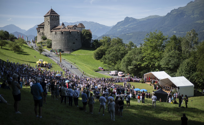 Mit dem Velo oder dem Bus ans «Fürstenfest»