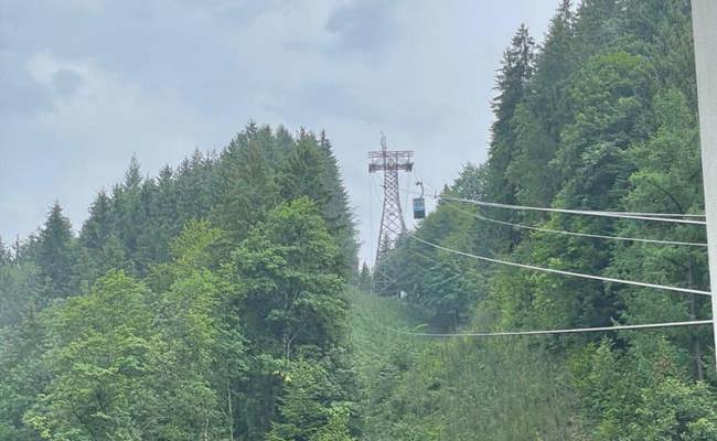 Wegen heftigem Windstoss: Notstopp der Karren-Seilbahn – alle 19 Fahrgäste und ein Hund gerettet