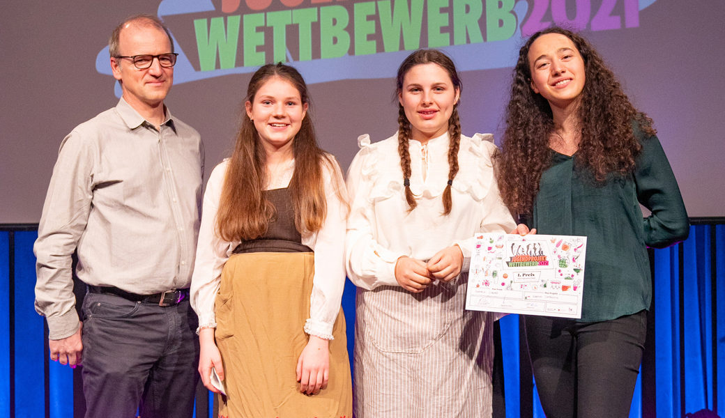  Das Projekt «Kurzfilm Saitenstich» von Raphaela Wagner (rechts) aus Trübbach überzeugte die Jury. 