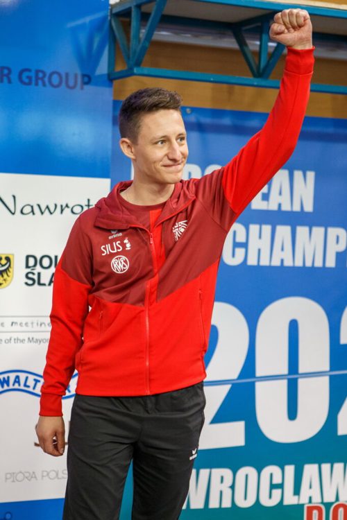  Der Gamser Christoph Dürr darf zurecht jubeln: Er sicherte sich an den Europameisterschaften zwei Bronzemedaillen. 