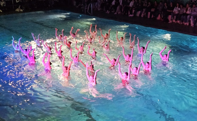 Musik ist Trumpf: Eurovision Songcontest im Hallenbad