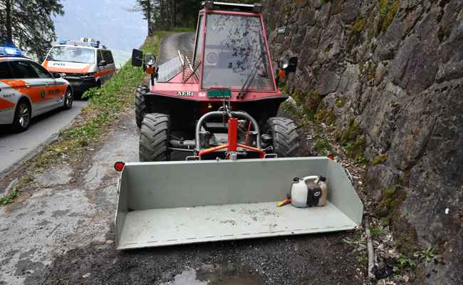 Von Frontschaufel eingeklemmt: Kind nach Unfall mit Motorkarren unbestimmt verletzt