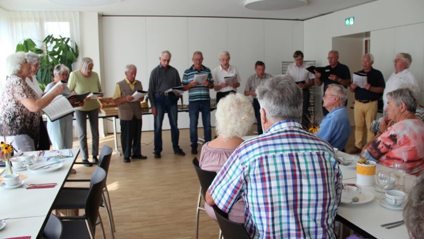 Egal, wie stark die Bevölkerungszahl künftig steigen wird, sicher steigt auf jeden Fall die Zahl der über 64-Jährigen. Egal, wie stark die Bevölkerungszahl künftig steigen wird, sicher steigt auf jeden Fall die Zahl der über 64-Jährigen.
