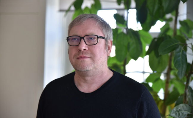 Alexander Röck hat vier Paletten Medikamente für ein Feldlazarett nach Kiew geschickt