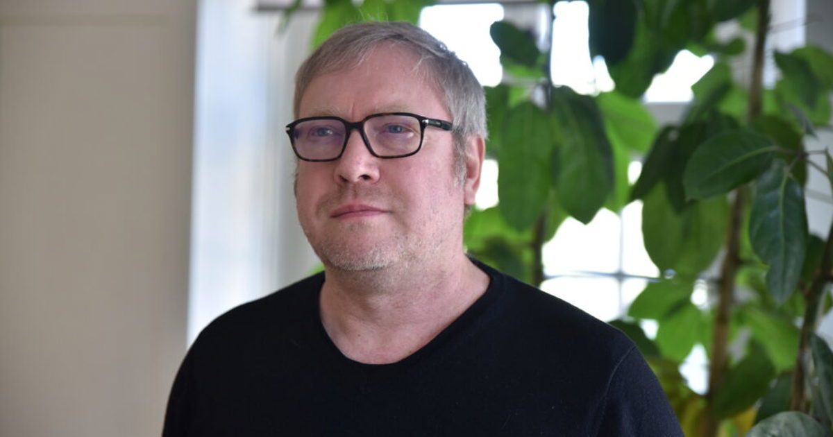 Alex Roeck Alexander Röck hat vier Paletten Medikamente für ein Feldlazarett nach ...