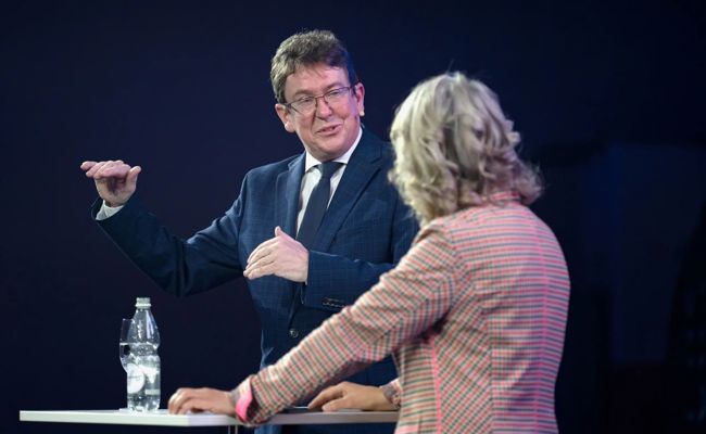 Bundesrat Rösti gibt sich technologieoffen – und leistet sich einen kleinen Versprecher