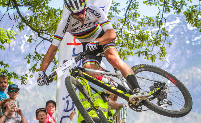 Schurter, Flückiger und Püntener kämpfen um den Sieg im Masters-Rennen