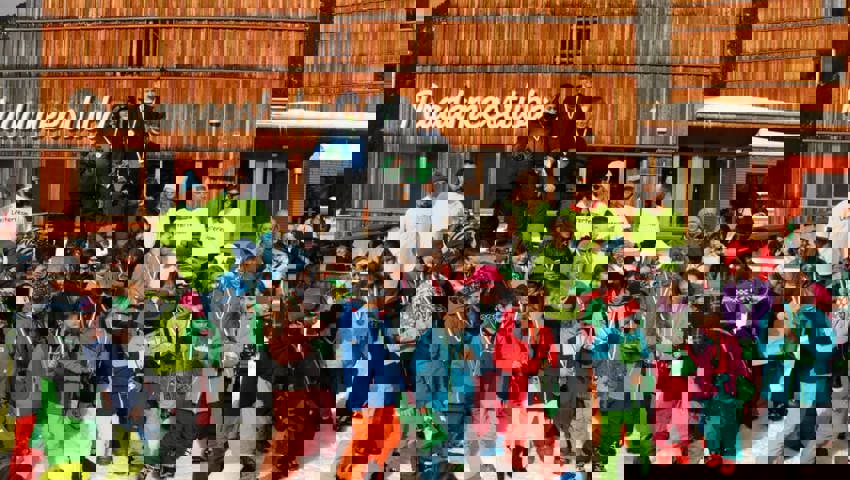  Das Siegerpodium der Kategorie Midi. An der Siegerehrung erhielten alle Kinder Erinnerungs-T-Shirts sowie die verdiente Medaille. 