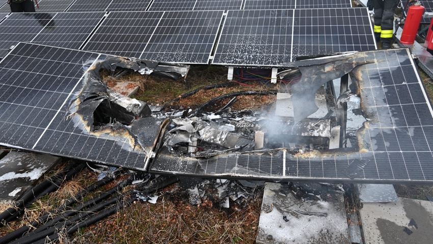 Die beschödigte Photovoltaik-Zelle